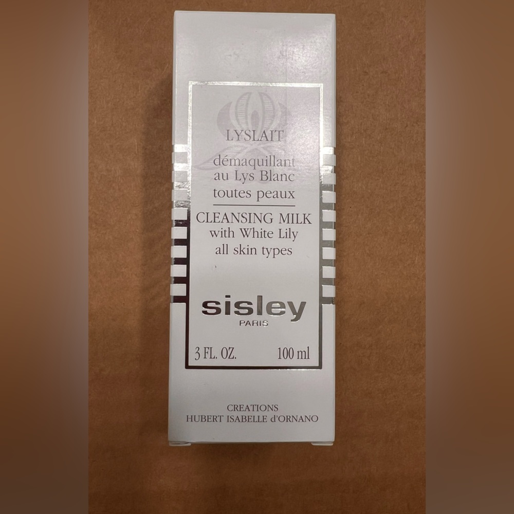 Flawless skin is here!Sisley Paris Cleansing Milk with White Lily all skin types